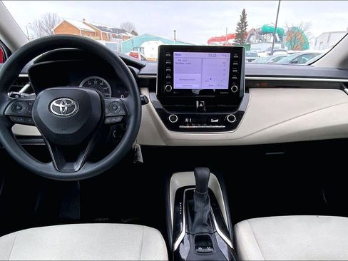 Used 2021 Toyota Corolla LE image 16