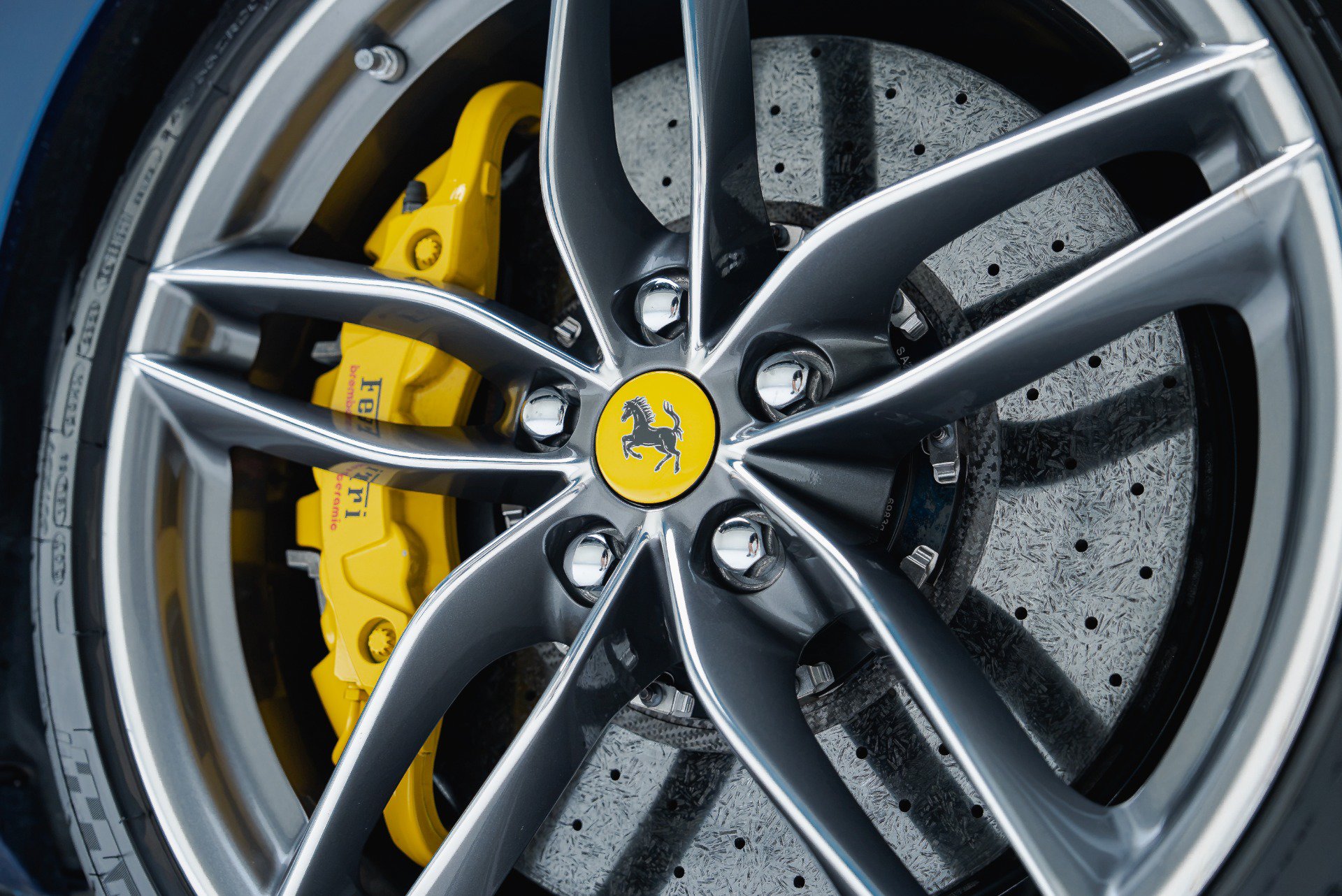 Used 2019 Ferrari 488 Spider RWD image 41