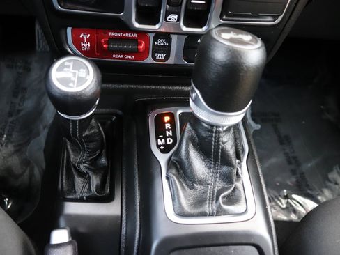 Used 2024 Jeep Wrangler Unlimited Rubicon 4xe AWD/4WD image 42