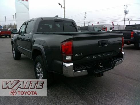 Used 2018 Toyota Tacoma SR5 image 4