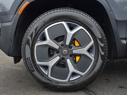 Used 2024 Rivian R1S Adventure image 74