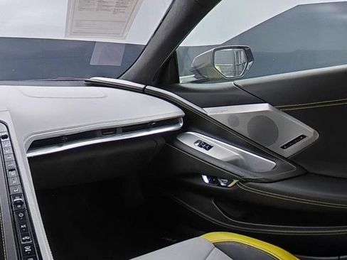 Used 2022 Chevrolet Corvette Stingray Premium Conv w/ Z51 Performance Package RWD image 19