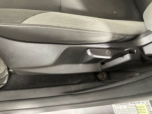 Used 2014 Ford Focus SE FWD image 20