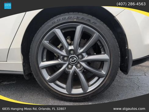 Used 2020 MAZDA MAZDA3 Hatchback w/ Preferred Package FWD image 30