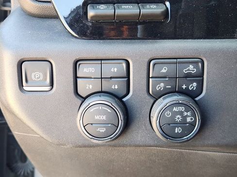 Used 2024 Chevrolet Silverado 1500 ZR2 w/ Technology Package image 22