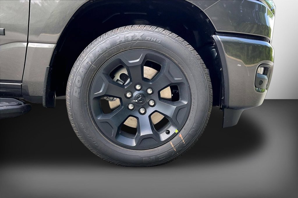 New 2026 RAM 1500 Express AWD/4WD image 32