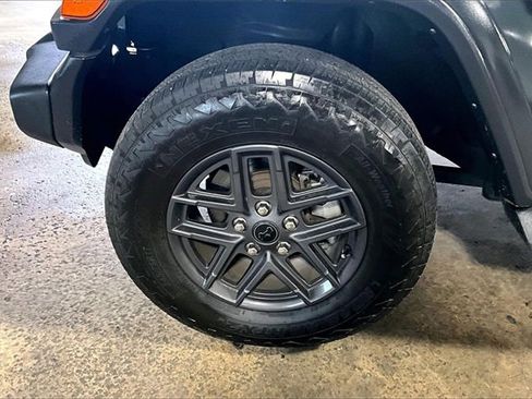 Used 2024 Jeep Wrangler Sport S image 8