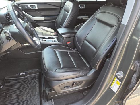 Used 2022 Ford Explorer XLT w/ Equipment Group 202A AWD/4WD image 22