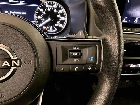 Used 2023 Nissan Rogue SV image 18