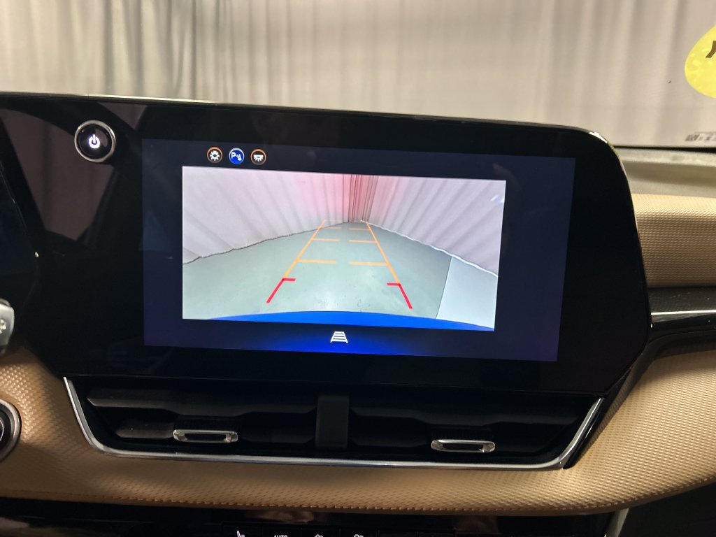 Used 2025 Chevrolet Equinox ACTIV FWD image 18