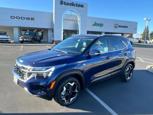 Used 2024 Kia Seltos EX AWD/4WD image 6