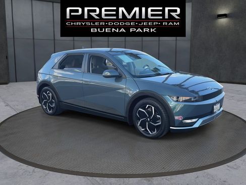 Used 2024 Hyundai Ioniq 5 SEL image 2