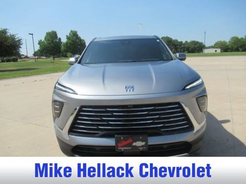 Used 2025 Buick Enclave Preferred FWD image 19