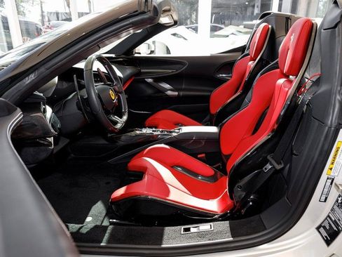 Used 2024 Ferrari SF90 Spider image 27