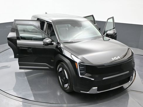Used 2024 Kia EV9 Light RWD image 43