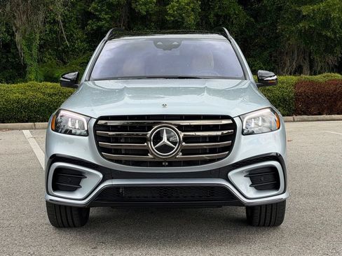 Used 2025 Mercedes-Benz GLS 450 4MATIC image 8