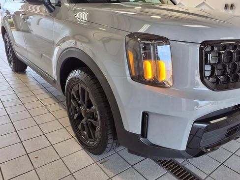 Used 2025 Kia Telluride AWD image 28