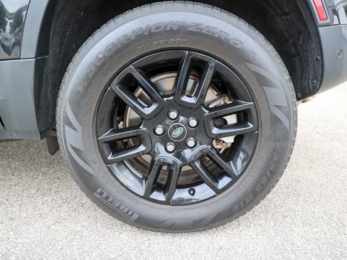 Used 2023 Land Rover Defender 90 SE AWD/4WD image 14