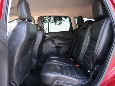 Used 2019 Ford Escape Titanium FWD image 29