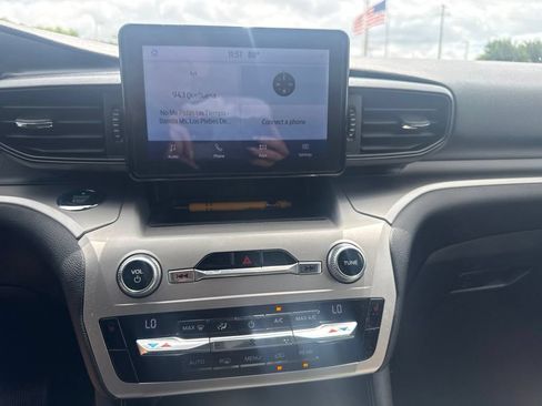 Used 2021 Ford Explorer XLT RWD image 14