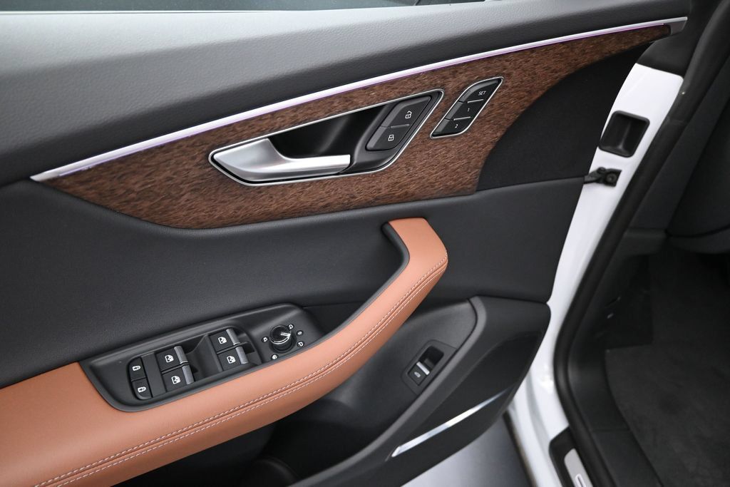 New 2026 Audi Q8 Premium Plus AWD/4WD image 6