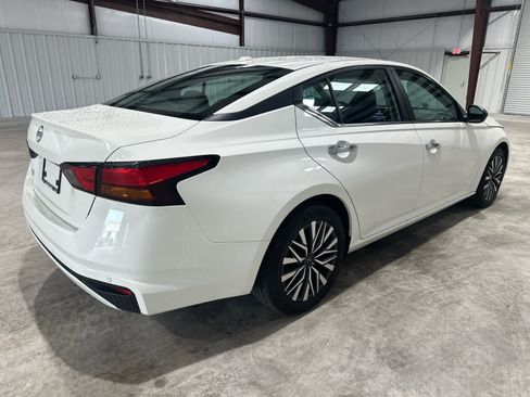 Used 2025 Nissan Altima 2.5 SV FWD image 5