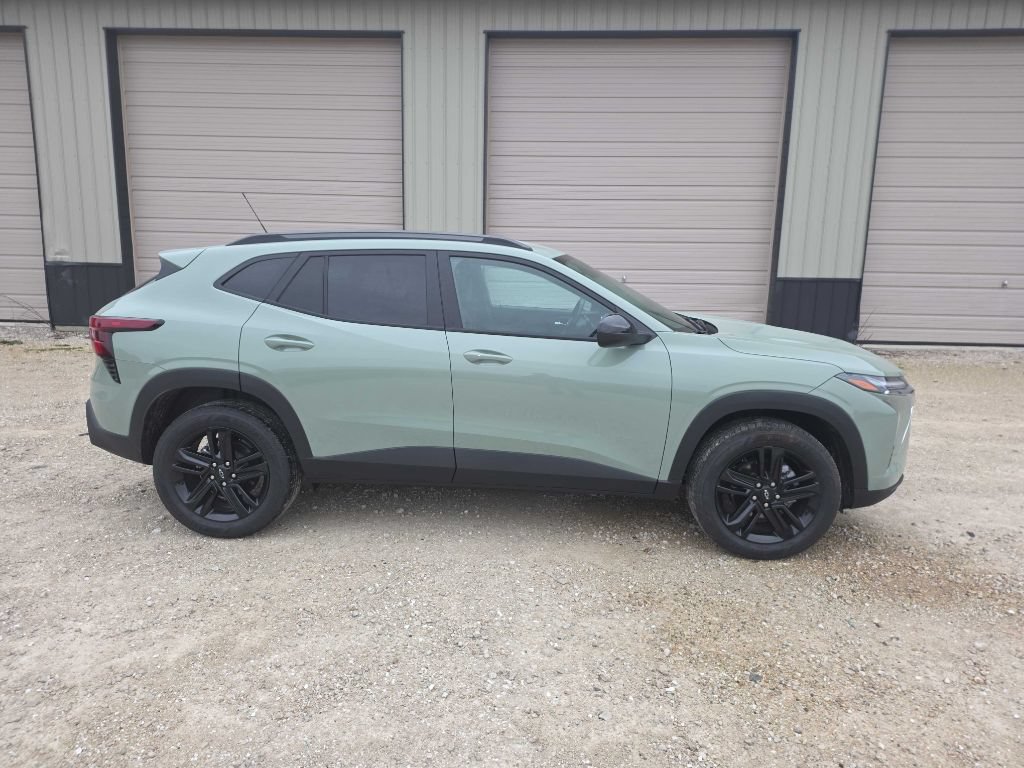 Used 2025 Chevrolet Trax ACTIV FWD image 5