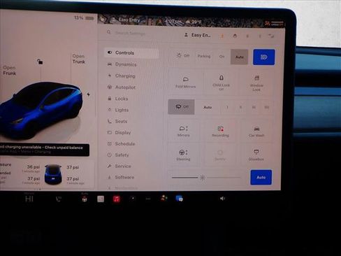 Used 2023 Tesla Model Y Performance image 23