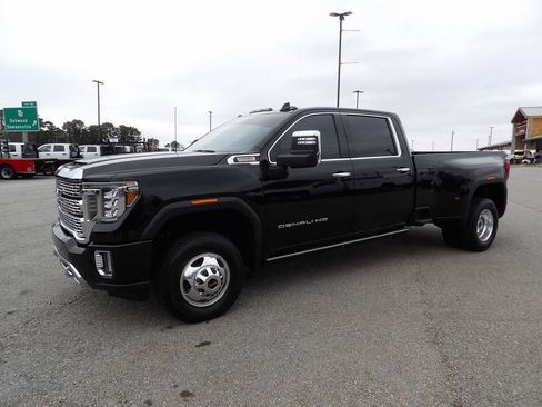 Used 2023 GMC Sierra 3500 Denali w/ Denali Ultimate Package image 3