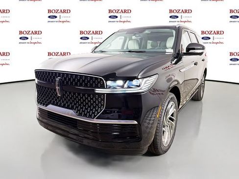 New 2026 Lincoln Navigator Reserve AWD/4WD image 4