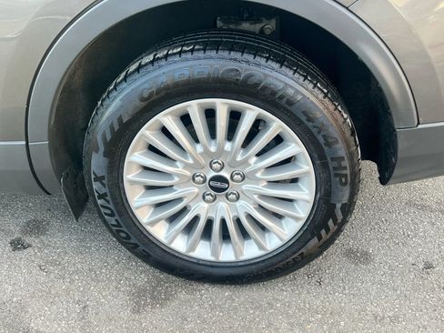 Used 2019 Lincoln Nautilus Premier AWD/4WD image 11