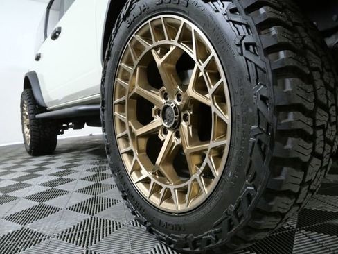 Used 2025 Ford Bronco Big Bend AWD/4WD image 2