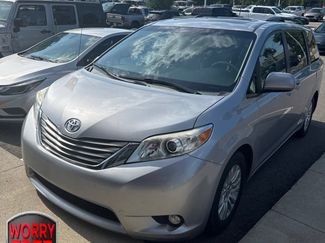 Used 2014 Toyota Sienna XLE FWD video 1