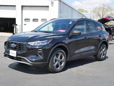 Certified 2025 Ford Escape ST-Line AWD/4WD image 2