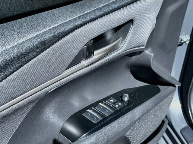 Used 2025 Toyota Camry SE w/ Convenience Package FWD image 17