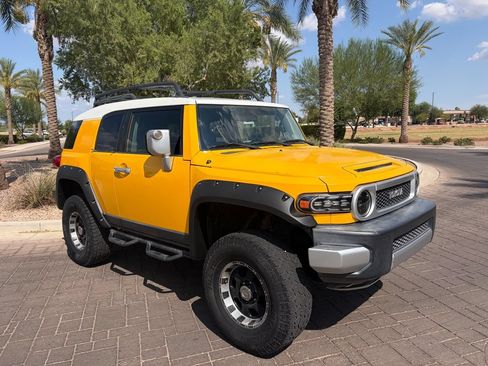 Used 2007 Toyota FJ Cruiser 4WD w/ Convenience Pkg image 1