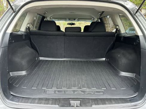 Used 2010 Subaru Outback 2.5i Premium image 19