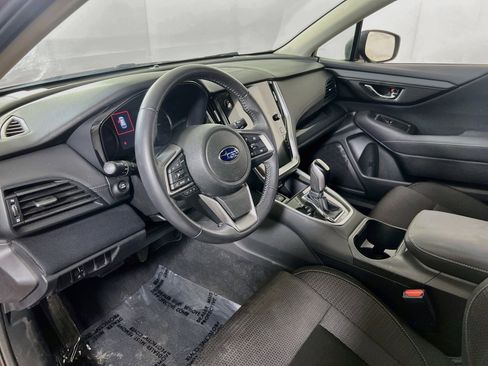 Used 2023 Subaru Outback Premium image 9