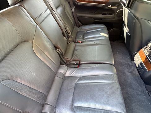 Used 2020 Lexus LX 570 4WD w/ Luxury Package image 41