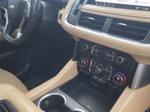 Used 2021 Chevrolet Suburban Premier w/ Premium Package image 8