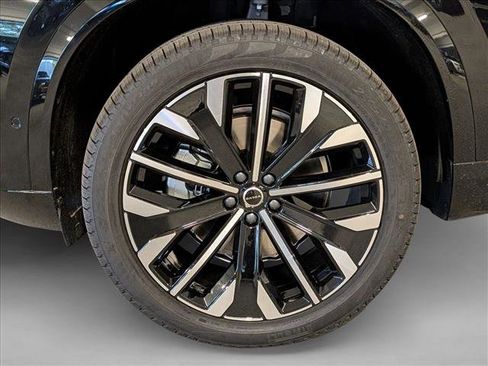 New 2026 Volvo XC90 B6 Ultra w/ Protection Package image 11