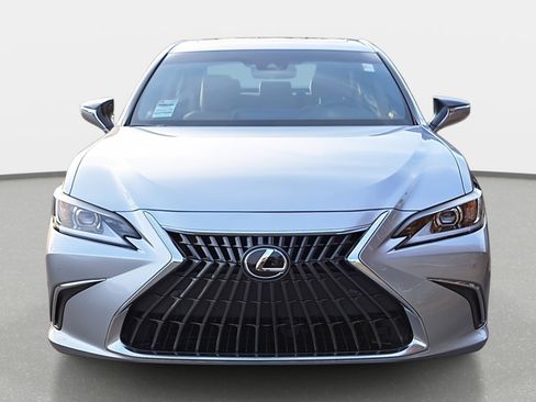 Used 2025 Lexus ES 300h w/ Premium Package image 2