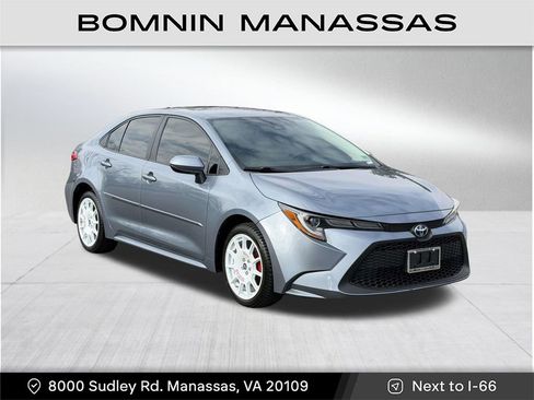 Used 2022 Toyota Corolla LE image 1