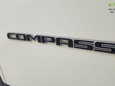 Used 2019 Jeep Compass Limited FWD image 17