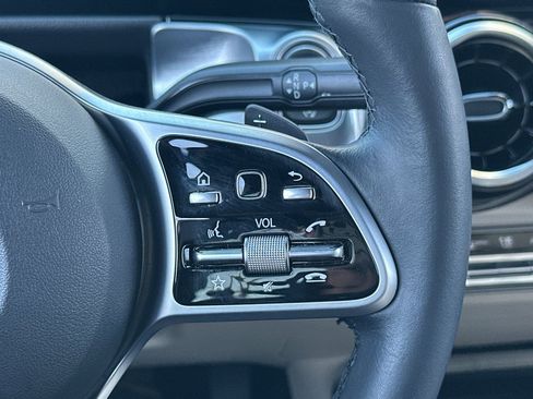 Certified 2022 Mercedes-Benz GLB 250 image 30