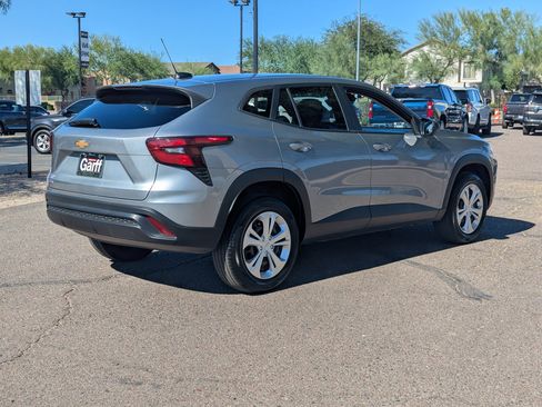 Used 2024 Chevrolet Trax LS image 3