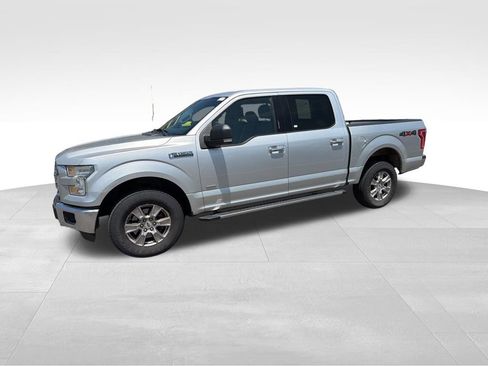 Used 2015 Ford F150 XLT w/ Equipment Group 301A Mid AWD/4WD image 5