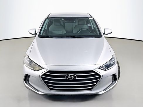 Used 2017 Hyundai Elantra SE w/ Cargo Package image 2