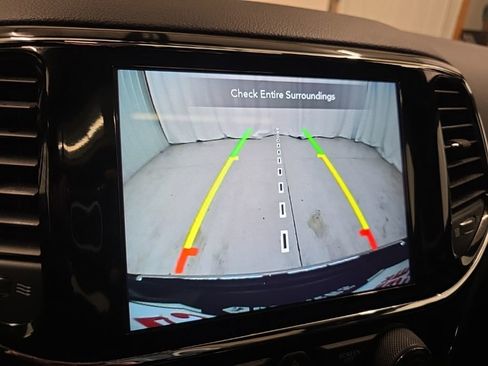 Used 2021 Jeep Grand Cherokee Limited w/ Trailer Tow Group IV image 22