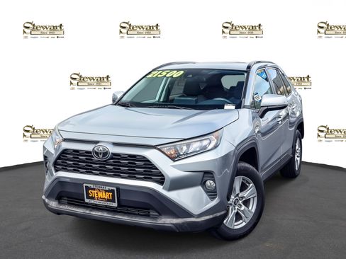Used 2019 Toyota RAV4 XLE w/ Convenience Package FWD image 1